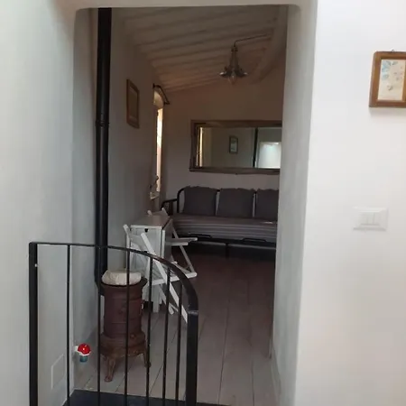 La Casetta Della Rina بيت للعطل ليريسي
